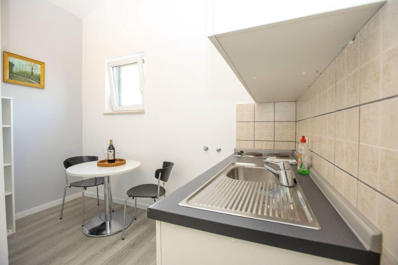Apartments Mosor Омиш Экстерьер фото