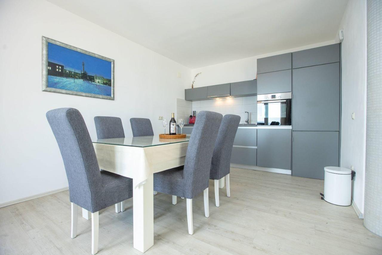 Apartments Mosor Омиш Экстерьер фото