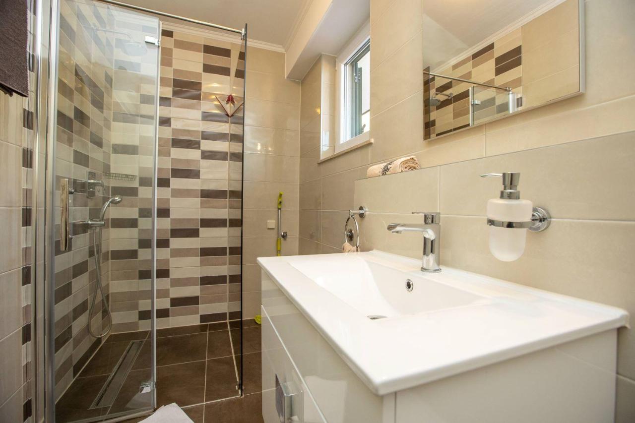 Apartments Mosor Омиш Экстерьер фото