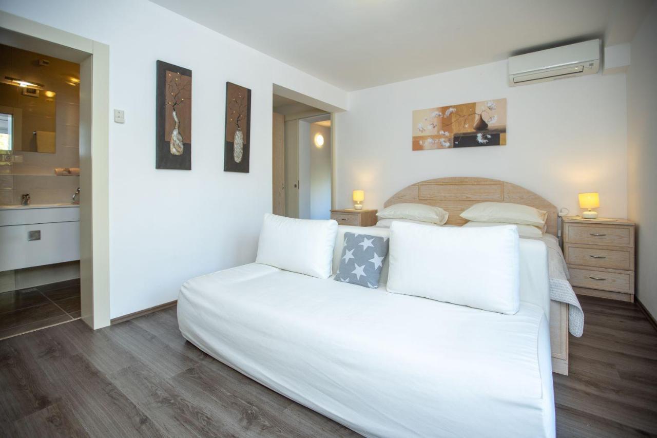 Apartments Mosor Омиш Экстерьер фото